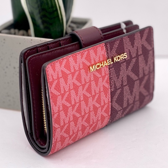 Michael Kors Jet Set Medium Two-Tone Logo Wallet - Picture 6 of 11